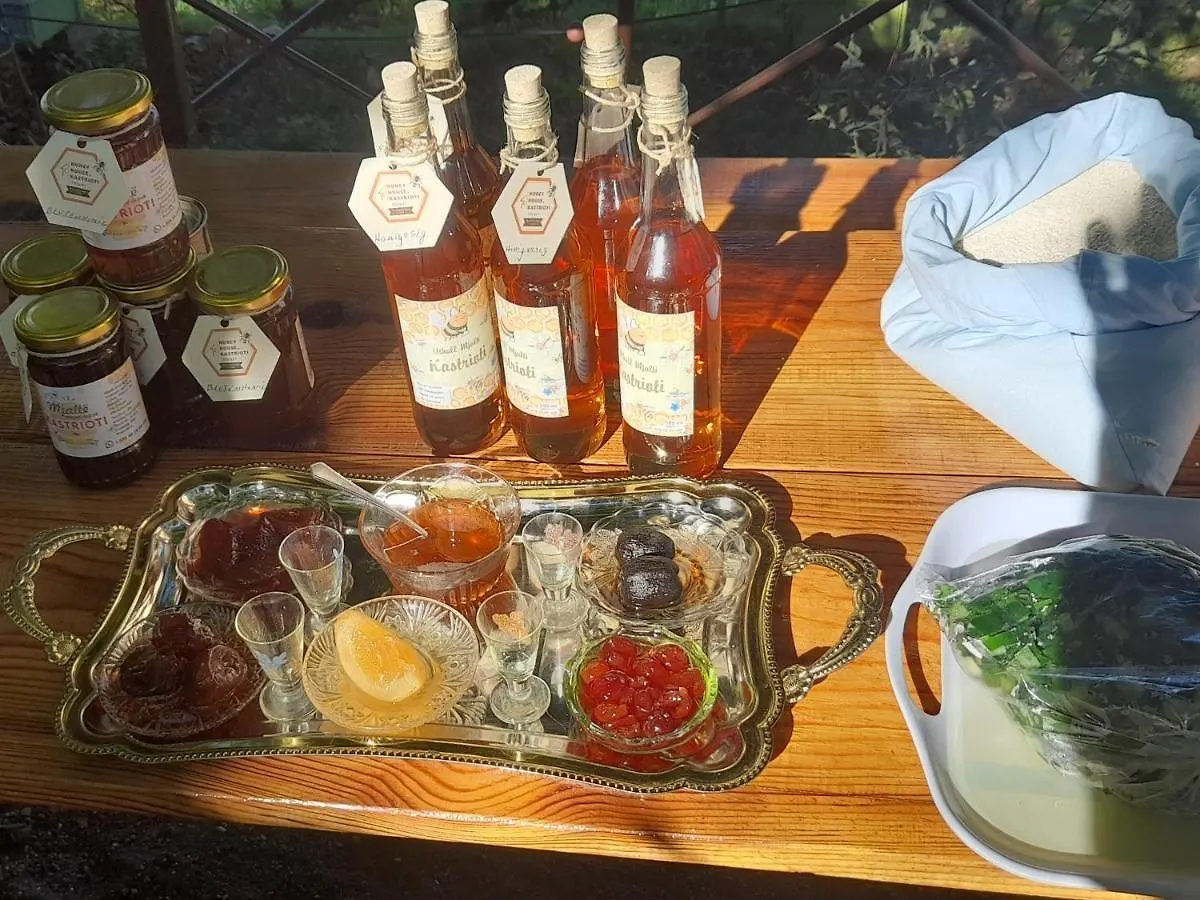 Rum i privatbostad Honey-House “Kastrioti” Lägenhet Përmet